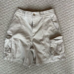 Women's Cream Bermuda Cargo Shorts - M